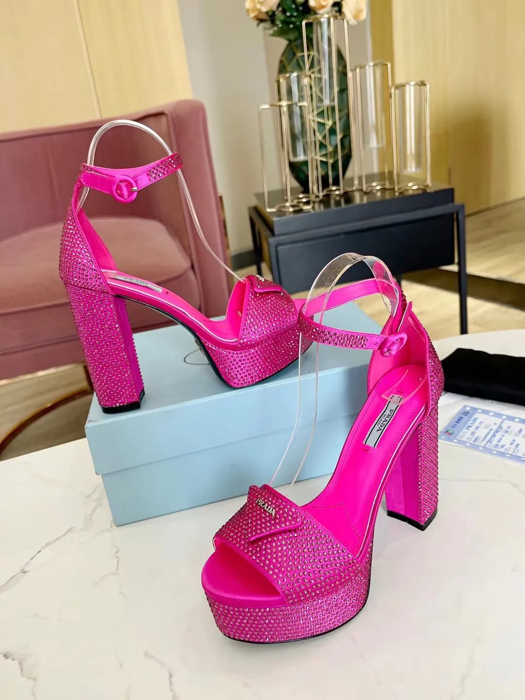 👟👟Ex-factory price 600👟👟 (imitation leather bottom-20) 👉New arrival👈Remove the original board and make a 1:1 replica‼ ️The highest version ✅ Prada's early spring catwalk hot style 😘The latest spring model Thick heel water platform rhinestone series (genuine leather outsole) (simulated leather sole) A must-have for goddesses The upper and the feet are super beautiful 👉The upper is made of imported open-edge beaded cowhide, soft and textured, lining + foot pads, imported sheepskin, breathable and comfortable, private model water platform, heel platform 3.5M, heel height 11.5M Code number 35M-39M (34 40 414243 (custom-made, non-refundable and non-exchangeable)